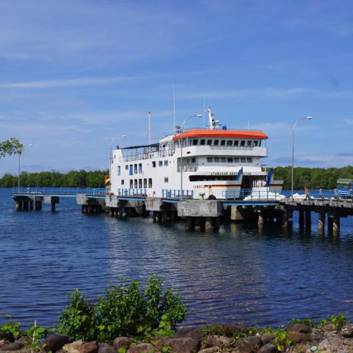 le ferry Vers les iles Mentawaï
