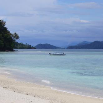 Plage-paradisiaque-a-Sumatra